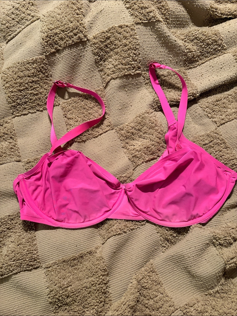 Hot Pink Underwire soft bra. NWOT.